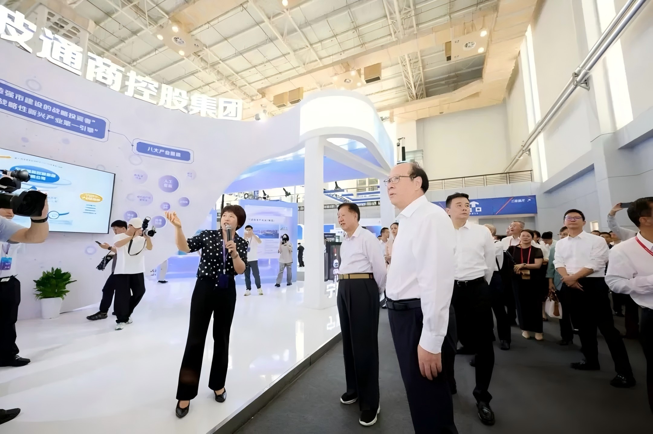 AI赋能，数智向新│565net必赢客户端集团两大平台精彩亮相第十五届智博会